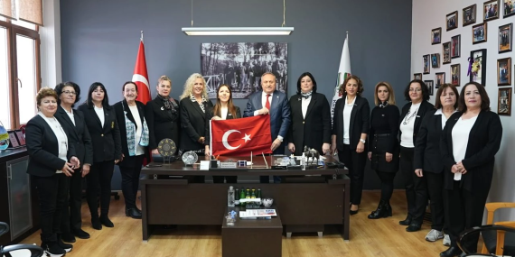 Kadın Meclisi’nden Ay Yıldızlı Bayrak Vurgusu: “Ortak Değerlerimizin En Güçlü Simgesi”