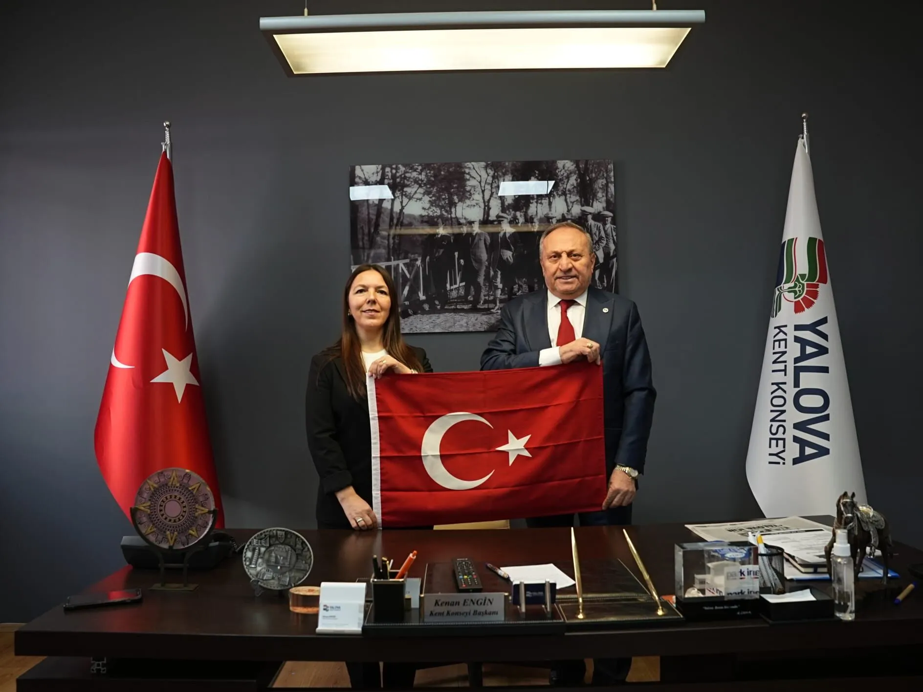 Kadın Meclisi’nden Ay Yıldızlı Bayrak Vurgusu: “Ortak Değerlerimizin En Güçlü Simgesi”