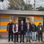 Yalova Valisi Dr. Ahmet Hamdi Usta’dan Sahaya Çat Kapı Ziyaret: Hastane Taksi Durağında Sıcak Sohbet