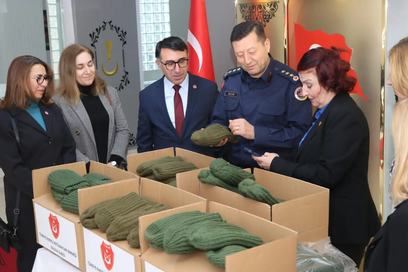 TEMAD Yalova’dan Kahraman Askerlere Sıcak Dokunuş