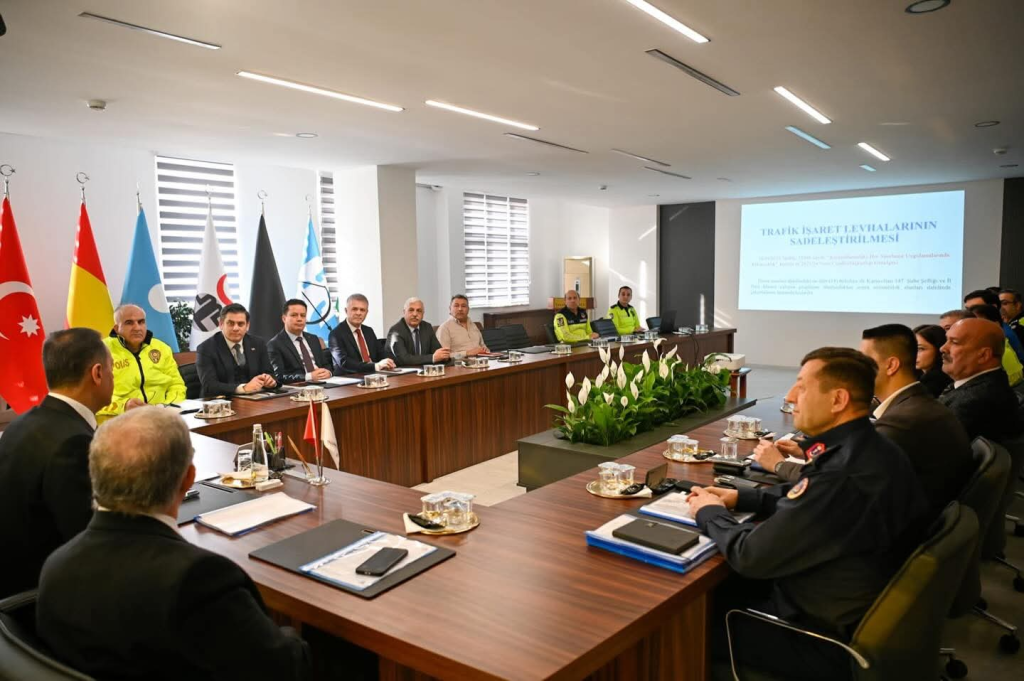 Yalova’da Trafik Levhaları Sadeleştirildi: 628 Gereksiz Levha Kaldırıldı