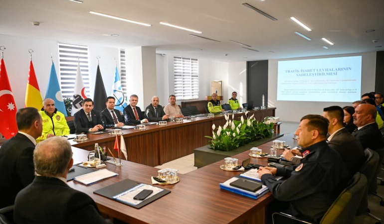 Yalova’da Trafik Levhaları Sadeleştirildi: 628 Gereksiz Levha Kaldırıldı