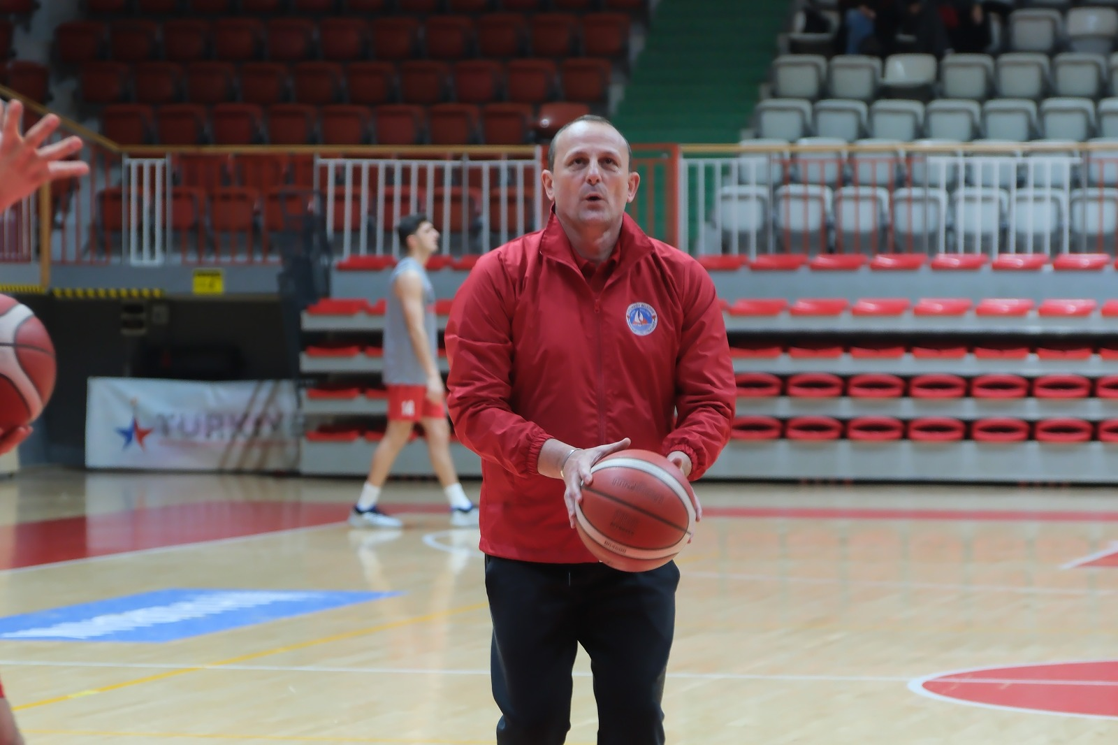 BAŞKAN YELE PARKEYE İNDİ 4 BAŞKAN YELE PARKEYE İNDİ