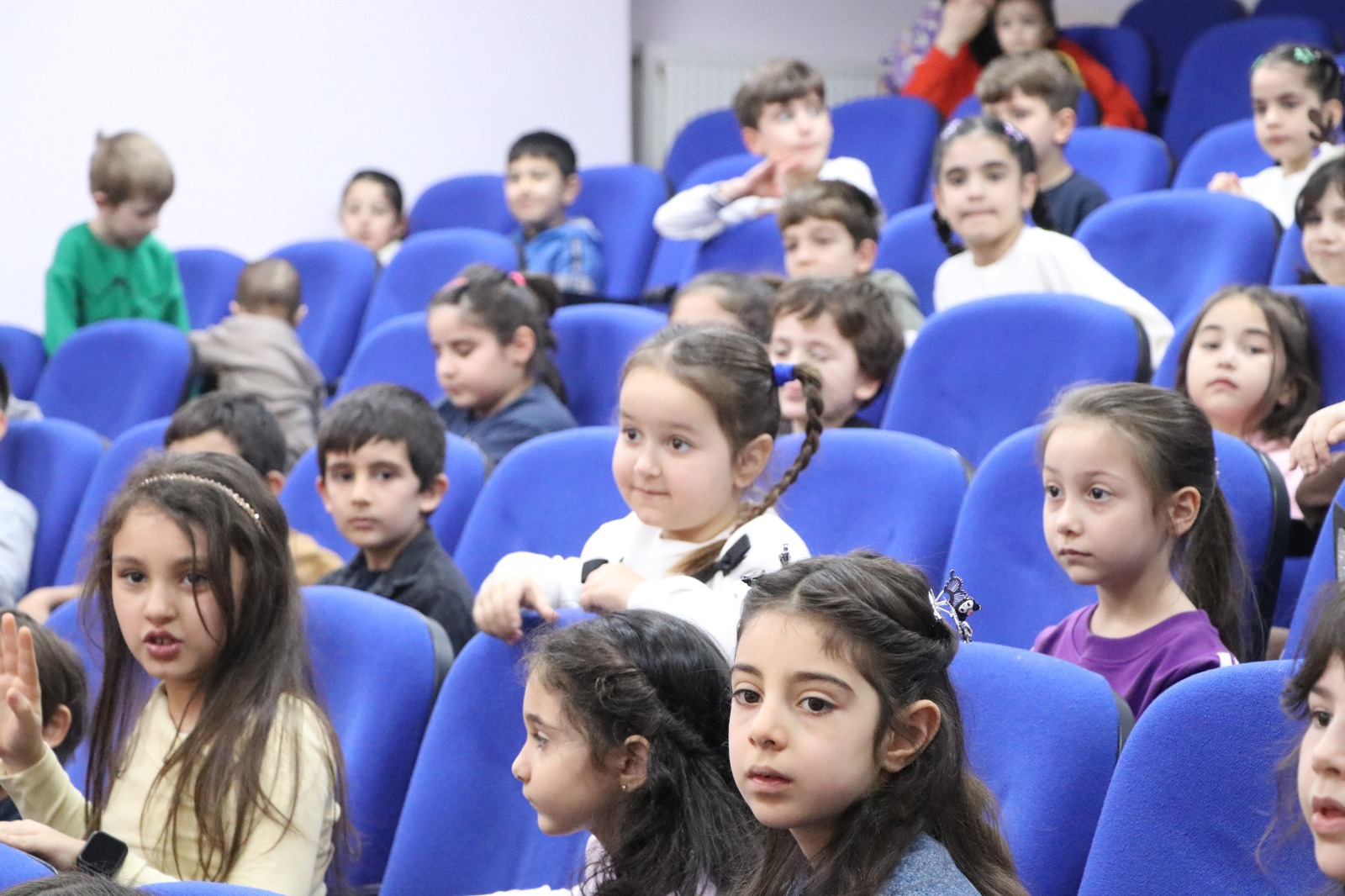 ÇİFTLİKKÖY’DE TİYATRO ŞÖLENİ, ‘CANIMIZ SAĞ OLSUN’LA DEVAM ETTİ 1 ÇİFTLİKKÖY’DE TİYATRO ŞÖLENİ, ‘CANIMIZ SAĞ OLSUN’LA DEVAM ETTİ