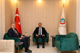 ÇİFTLİKKÖY’DE TİYATRO ŞÖLENİ, ‘CANIMIZ SAĞ OLSUN’LA DEVAM ETTİ 3 thumbnail