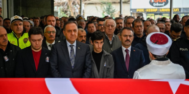 Yalova Valisi Dr. Ahmet Hamdi Usta, Emekli Vali Yardımcısı Dursun Balaban’ı Son Yolculuğuna Uğurladı