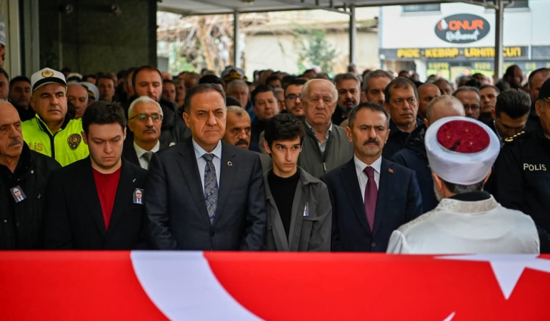 Yalova Valisi Dr. Ahmet Hamdi Usta, Emekli Vali Yardımcısı Dursun Balaban’ı Son Yolculuğuna Uğurladı