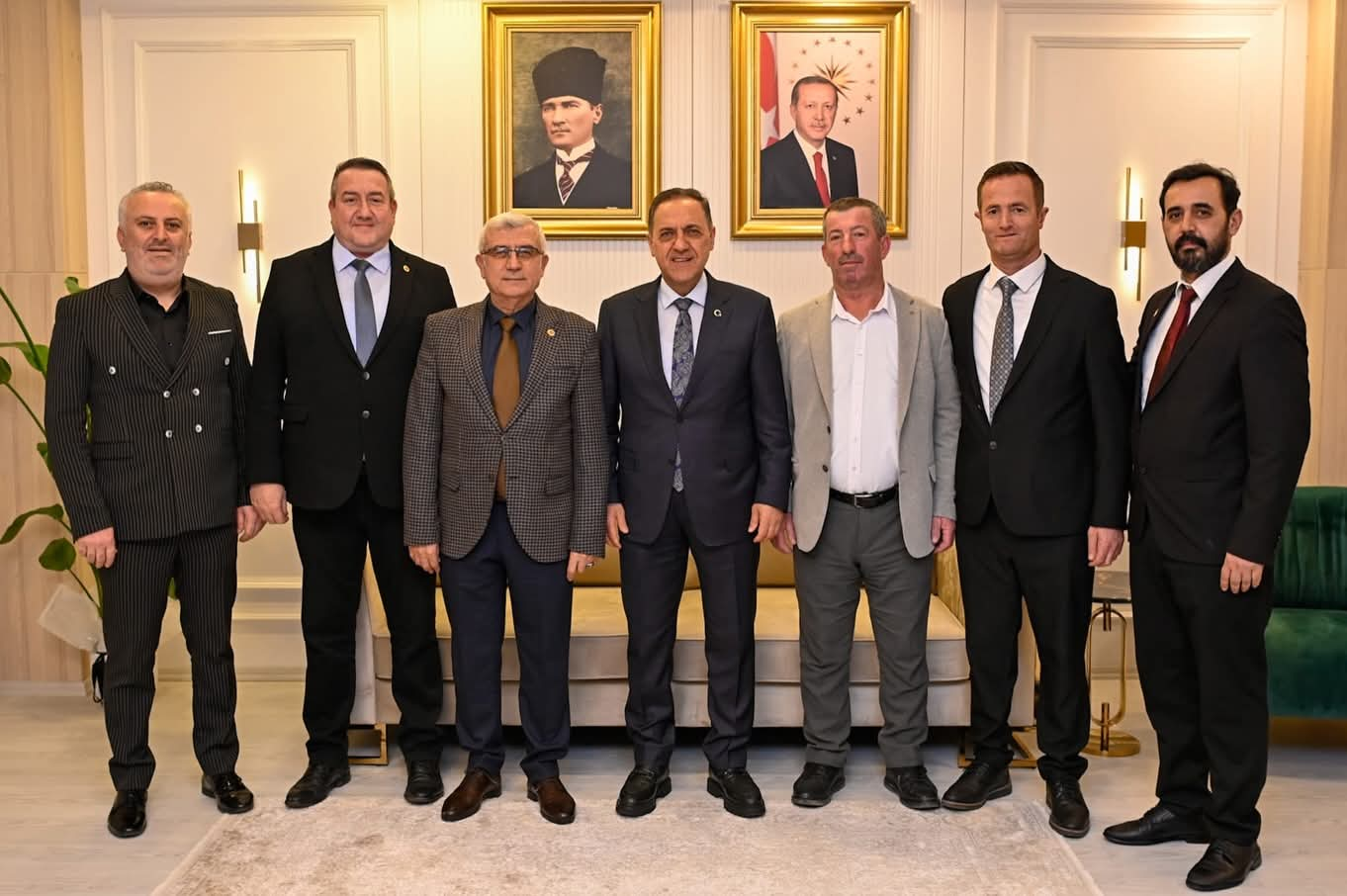 Yalova Muhtarlar Derneği’nden Vali Usta’ya Hayırlı Olsun Ziyareti