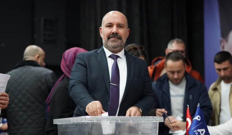 Anahtar Parti Yalova Merkez İlçe 1. Olağan Kongresi Yoğun Katılımla Gerçekleşti