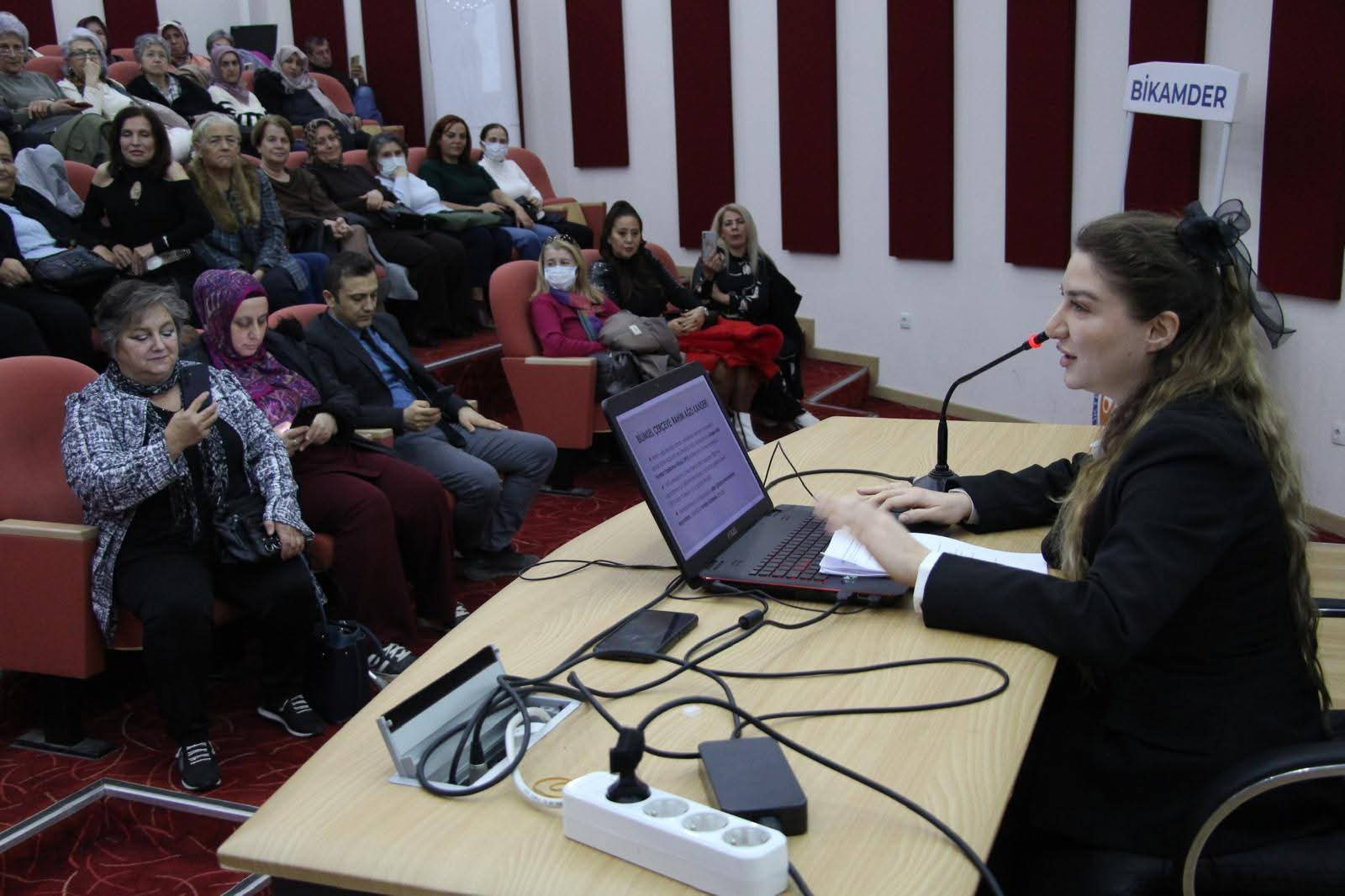 İl Sağlık Müdürlüğü’nden Serviks Kanserine Karşı Toplumu Bilinçlendiren Eğitim Programı 4 İl Sağlık Müdürlüğü’nden Serviks Kanserine Karşı Toplumu Bilinçlendiren Eğitim Programı