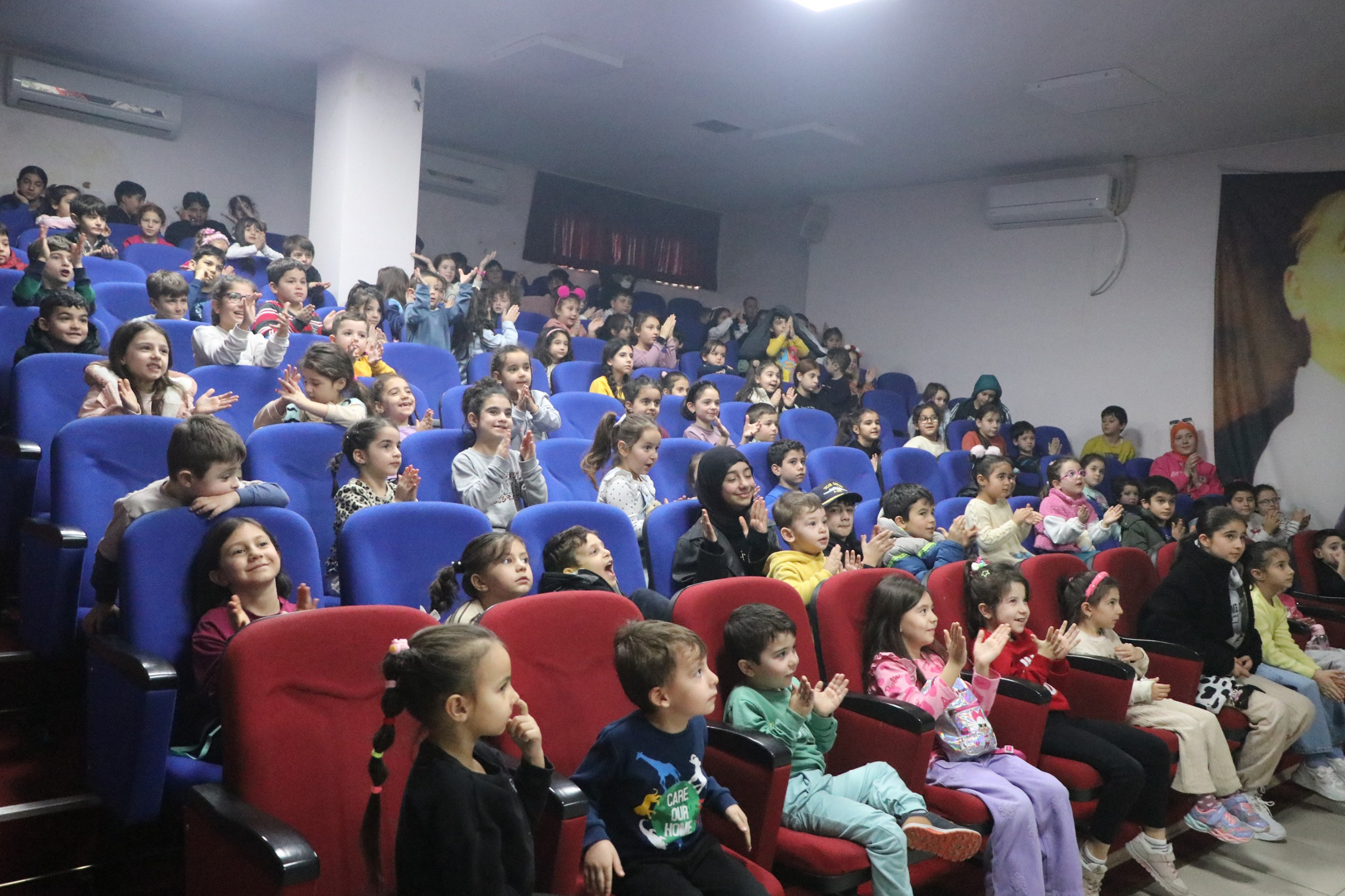 ÇİFTLİKKÖY’DE ÇOCUK TİYATROSU ŞÖLENİ ‘KARDAN ADAM’LA FİNAL YAPTI 6 ÇİFTLİKKÖY’DE ÇOCUK TİYATROSU ŞÖLENİ ‘KARDAN ADAM’LA FİNAL YAPTI