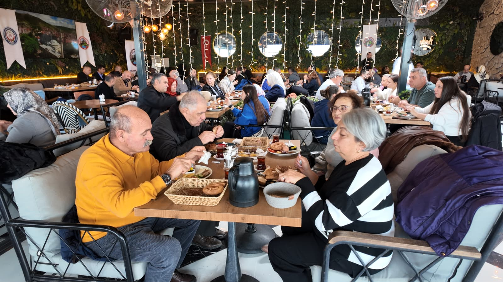 Yalova Tokatlılar Derneği’nden “Vakıflar ve Hizmetleri” Temalı Geleneksel Kahvaltı