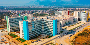 Antalya Şehir Hastanesi’nin İlk Başhekimi Doç. Dr. Nedim Ongun: Bölgenin Sağlık Üssü Güçlenerek Yoluna Devam Ediyor