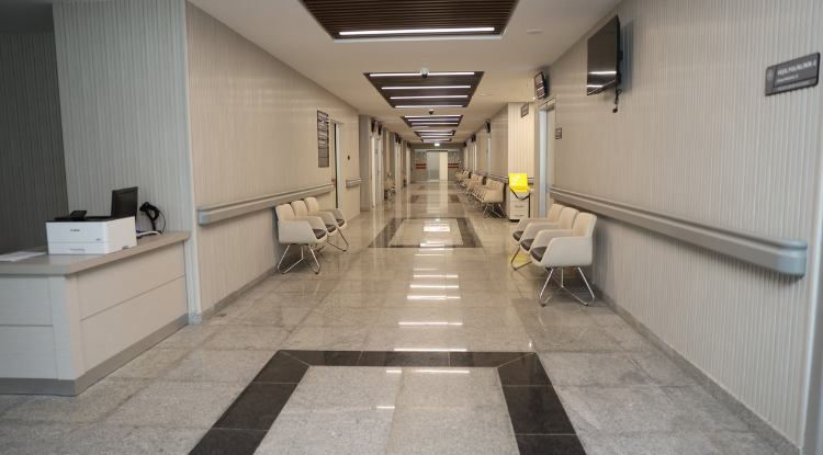 Antalya Şehir Hastanesi’nin İlk Başhekimi Doç. Dr. Nedim Ongun: Bölgenin Sağlık Üssü Güçlenerek Yoluna Devam Ediyor 6 Antalya Şehir Hastanesi’nin İlk Başhekimi Doç. Dr. Nedim Ongun: Bölgenin Sağlık Üssü Güçlenerek Yoluna Devam Ediyor