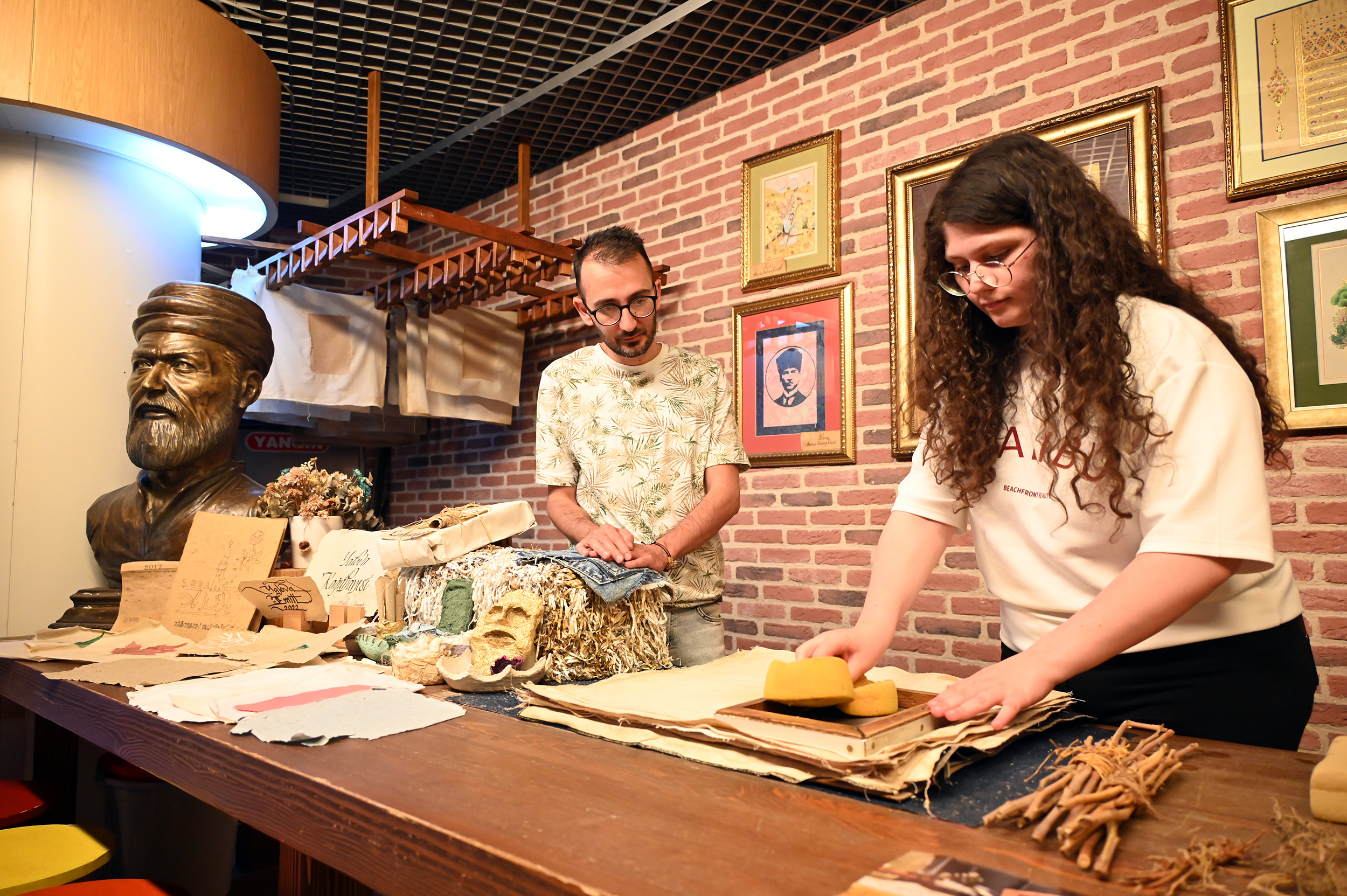 GELENEKSEL ‘YALOVA KAĞIDI’ 1 MİLYON KİŞİYE TANITILDI