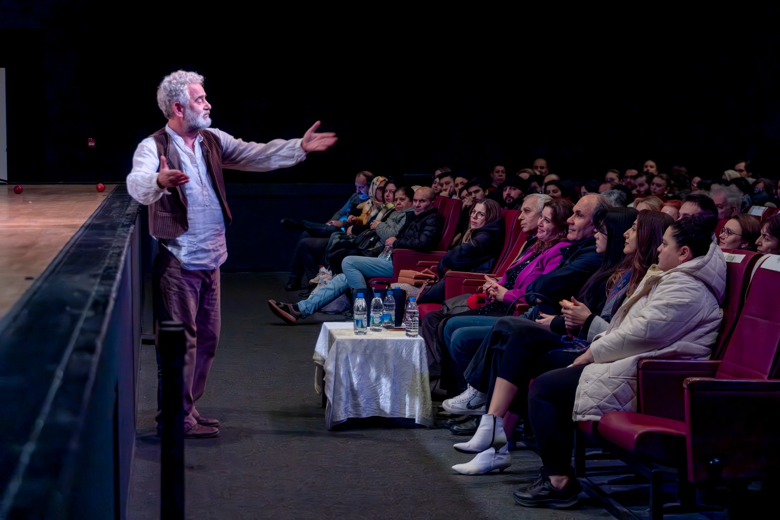 YALOVA SAHNESİNDE YURDAER OKUR İMZASI