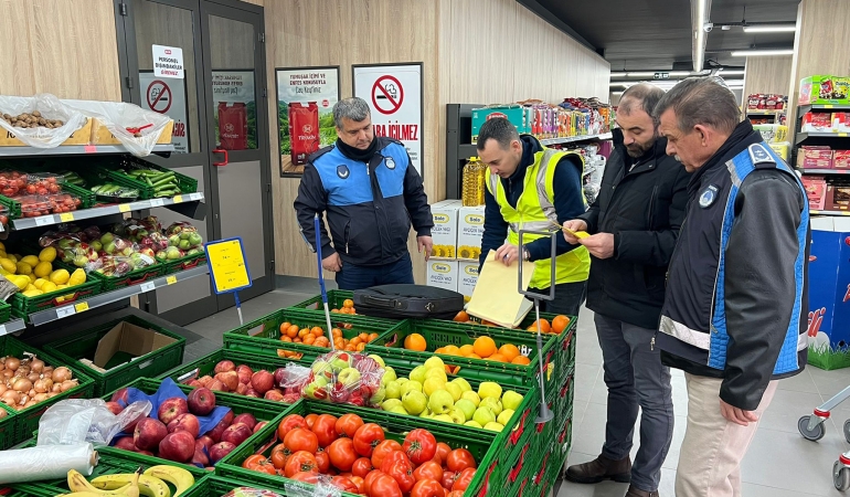 YALOVA BELEDİYESİ’NDEN SEBZE VE MEYVEDE KÜNYE DENETİMİ  