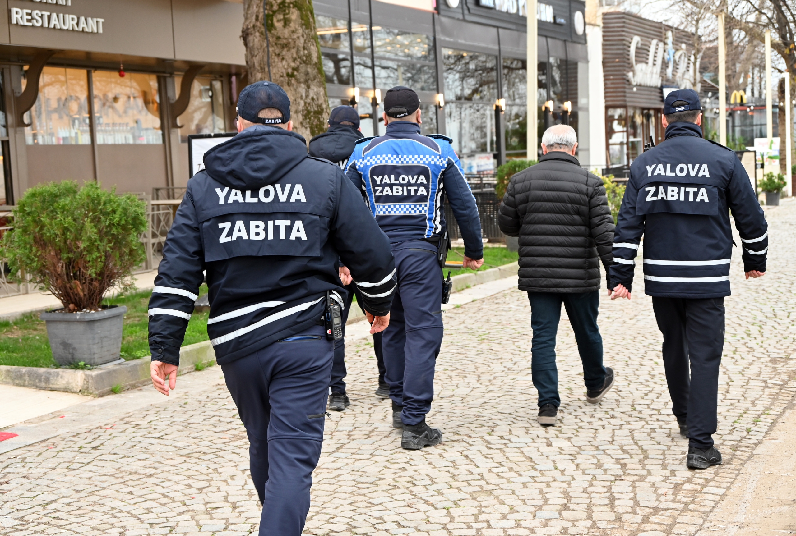 Yalova’da Zabıta Harekete Geçti: Kuver ve Servis Ücretine Sıkı Denetim