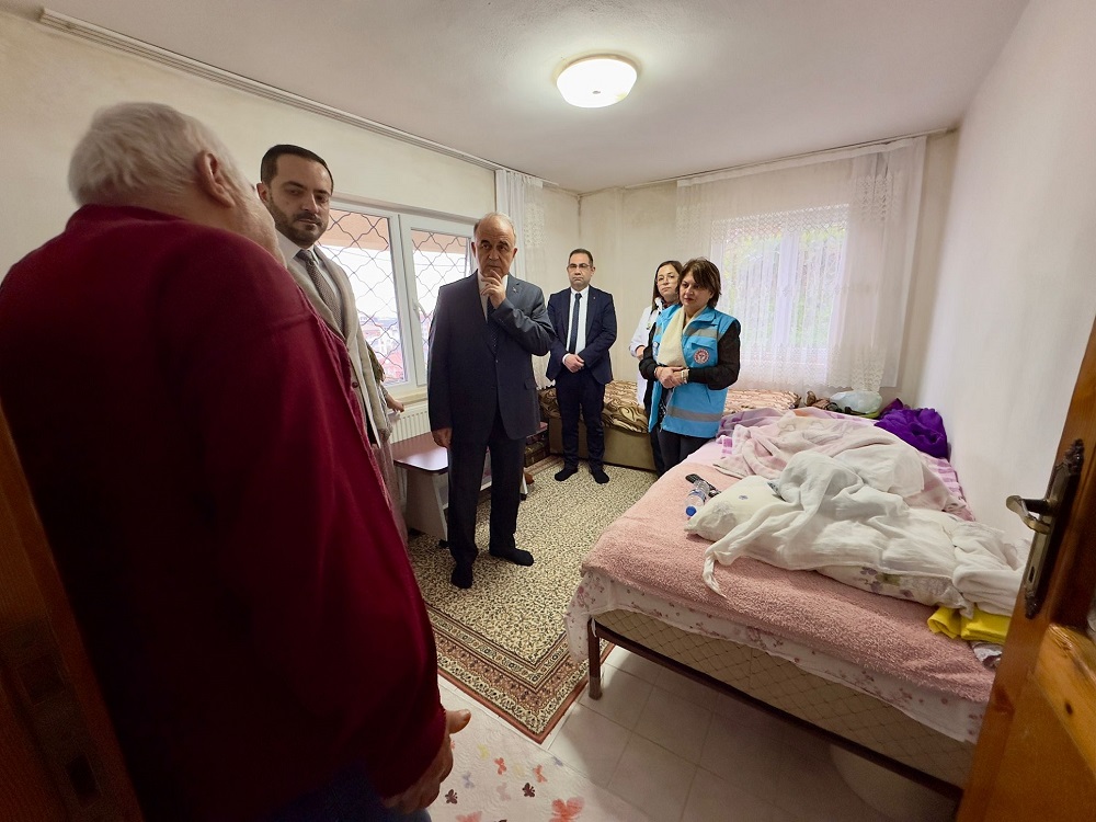 Ordu Valisi Muammer Erol’dan Evde Sağlık Hizmeti Alan Ailelere Anlamlı Ziyaret