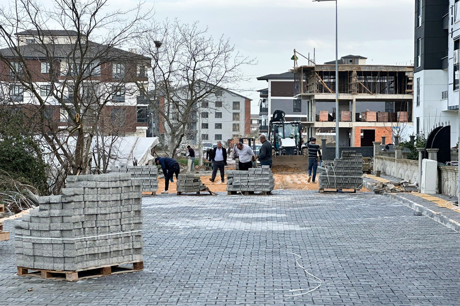 ÇİFTLİKKÖY’DE ALTYAPI ÇALIŞMALARI HIZ KESMİYOR 1 ÇİFTLİKKÖY’DE ALTYAPI ÇALIŞMALARI HIZ KESMİYOR