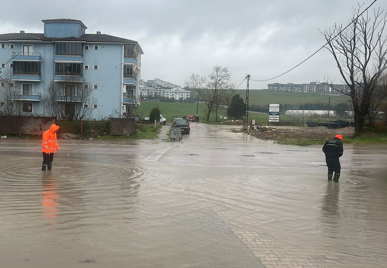 YALOVA BELEDİYESİ’NDEN YAĞIŞ MESAİSİ