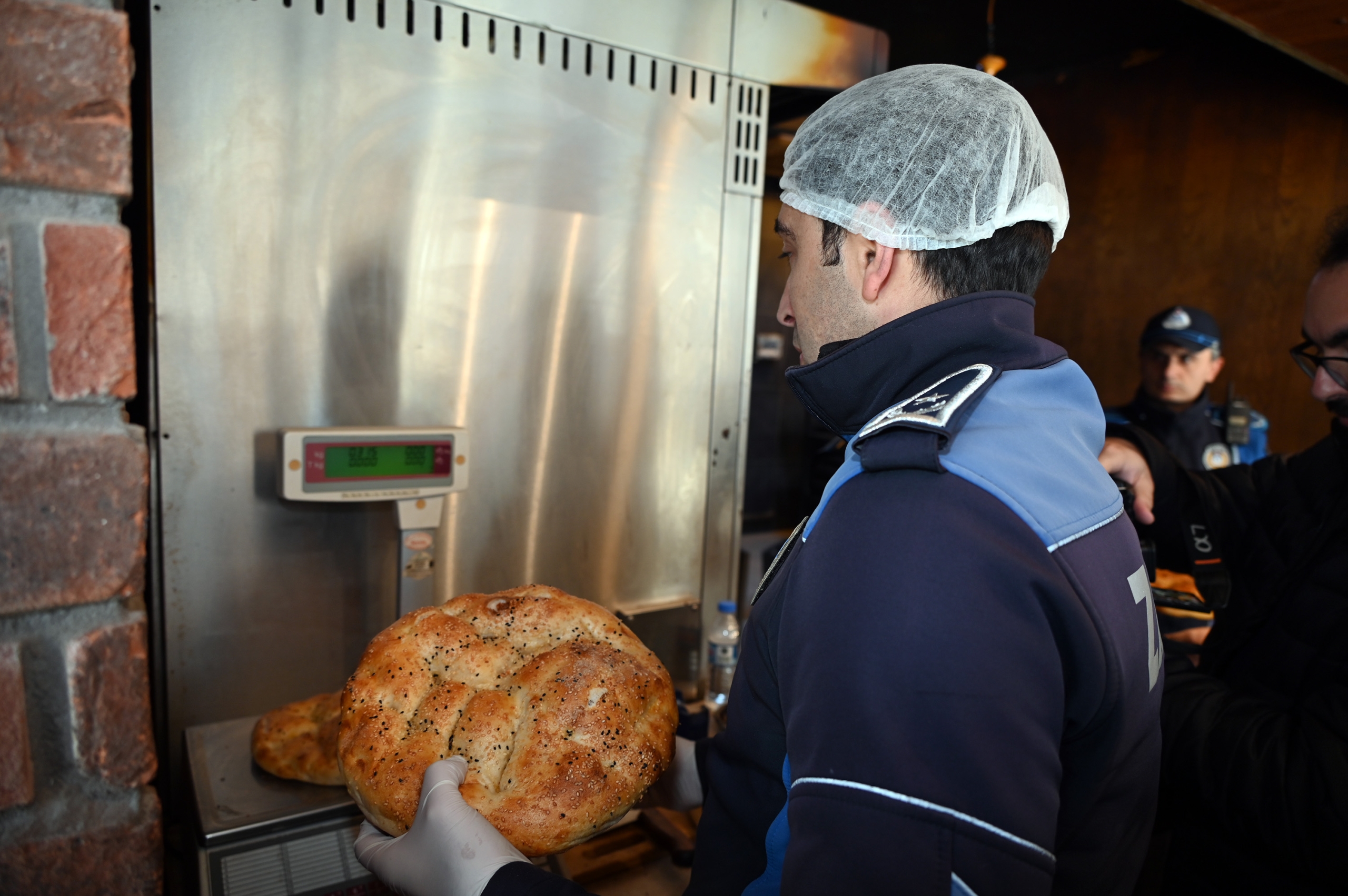 ZABITANIN RAMAZAN DENETİMLERİ SÜRÜYOR 8 ZABITANIN RAMAZAN DENETİMLERİ SÜRÜYOR