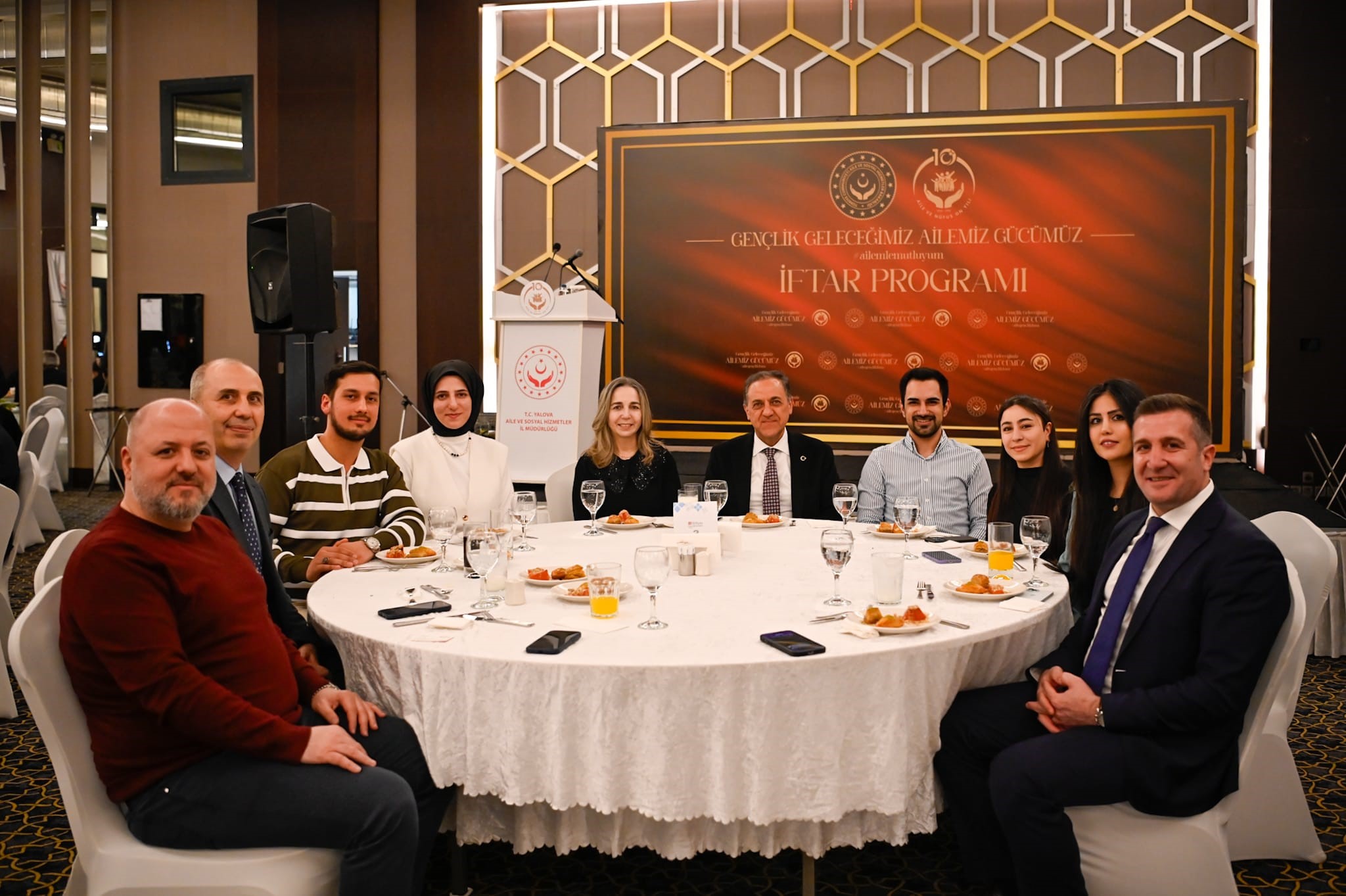 Aile Buluşmaları İftar Programı Yalova’da Gerçekleştirildi 6 Aile Buluşmaları İftar Programı Yalova’da Gerçekleştirildi