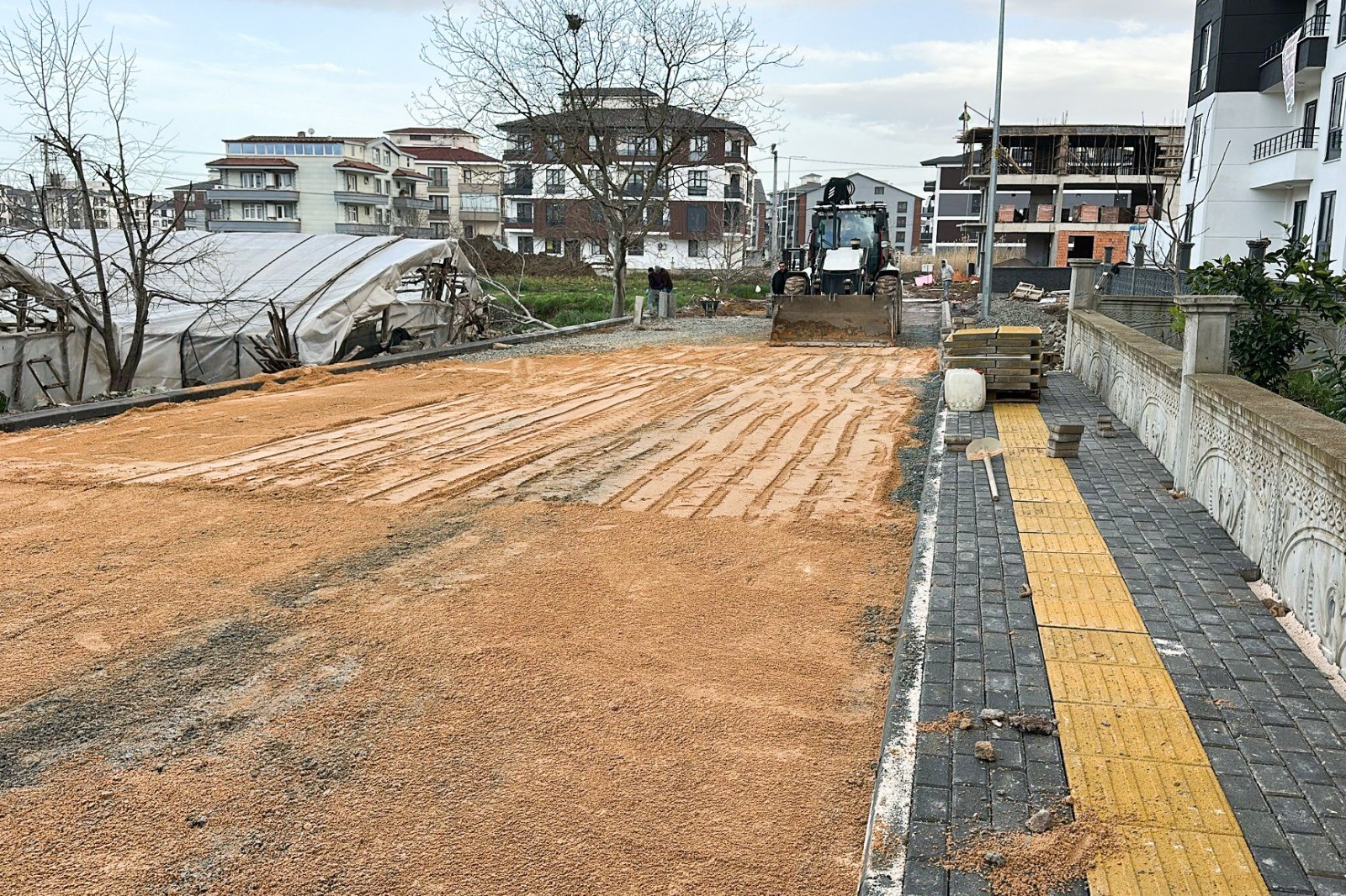 ÇİFTLİKKÖY’DE ALTYAPI ÇALIŞMALARI HIZ KESMİYOR 5 ÇİFTLİKKÖY’DE ALTYAPI ÇALIŞMALARI HIZ KESMİYOR