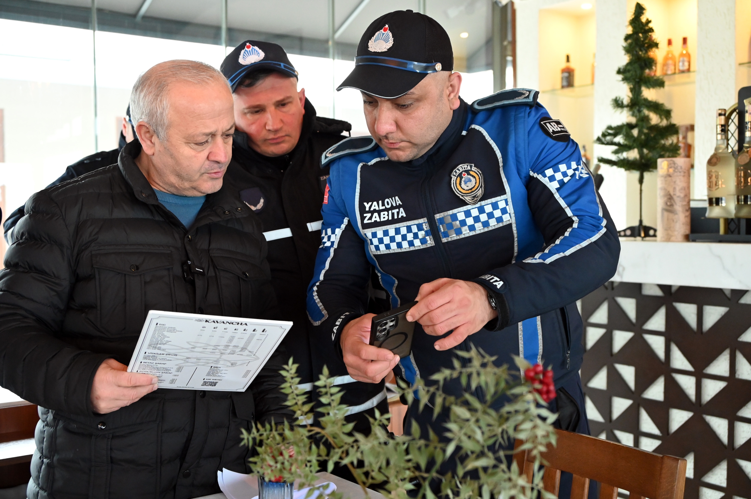 Yalova’da Zabıta Harekete Geçti: Kuver ve Servis Ücretine Sıkı Denetim