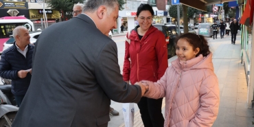 BAŞKAN GÜREL İFTAR SAATİ ÖNCESİ ESNAF VE VATANDAŞLARLA BİR ARAYA GELDİ