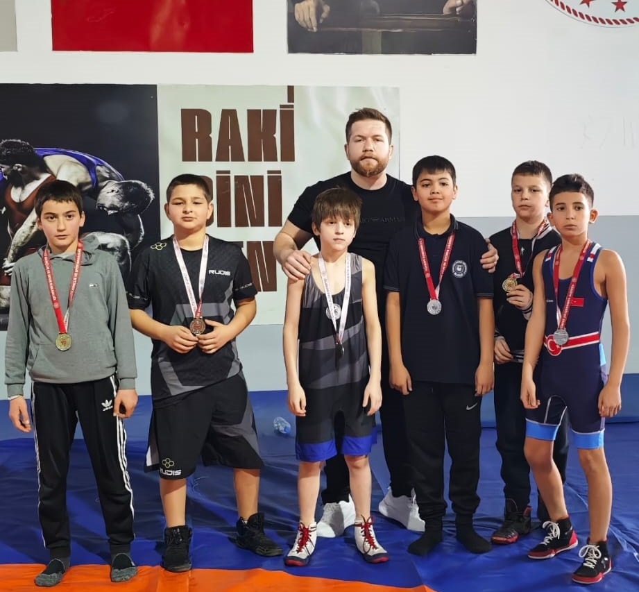 GRUP MÜSABAKALARINA KATILMA HAKKI KAZANDILAR