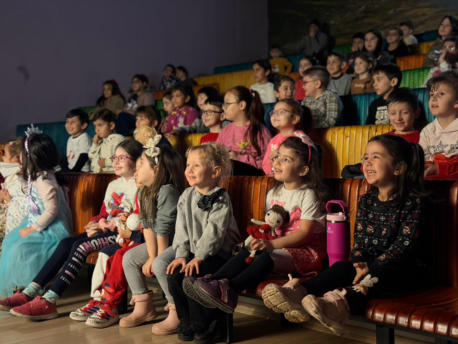 KARAGÖZ İLE HACİVAT MİNİKLERLE BULUŞTU 6 KARAGÖZ İLE HACİVAT MİNİKLERLE BULUŞTU