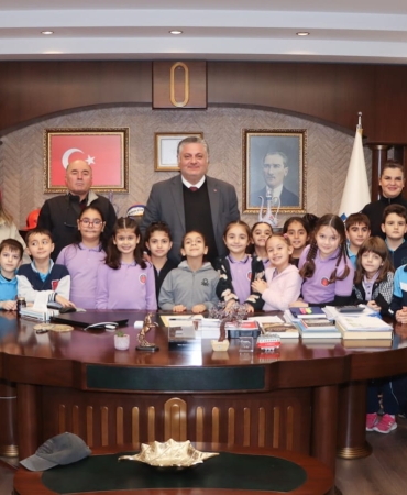 ÖĞRENCİLER’DEN BAŞKAN GÜREL’E ZİYARET