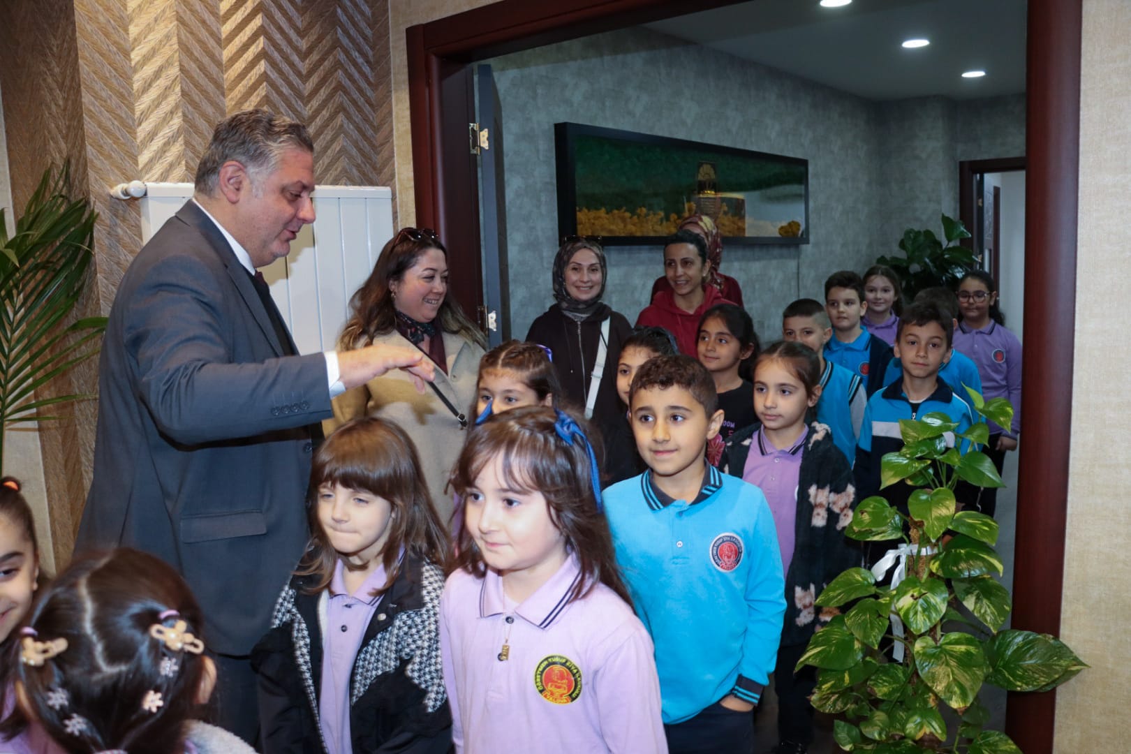 ÖĞRENCİLER’DEN BAŞKAN GÜREL’E ZİYARET 5 ÖĞRENCİLER’DEN BAŞKAN GÜREL’E ZİYARET