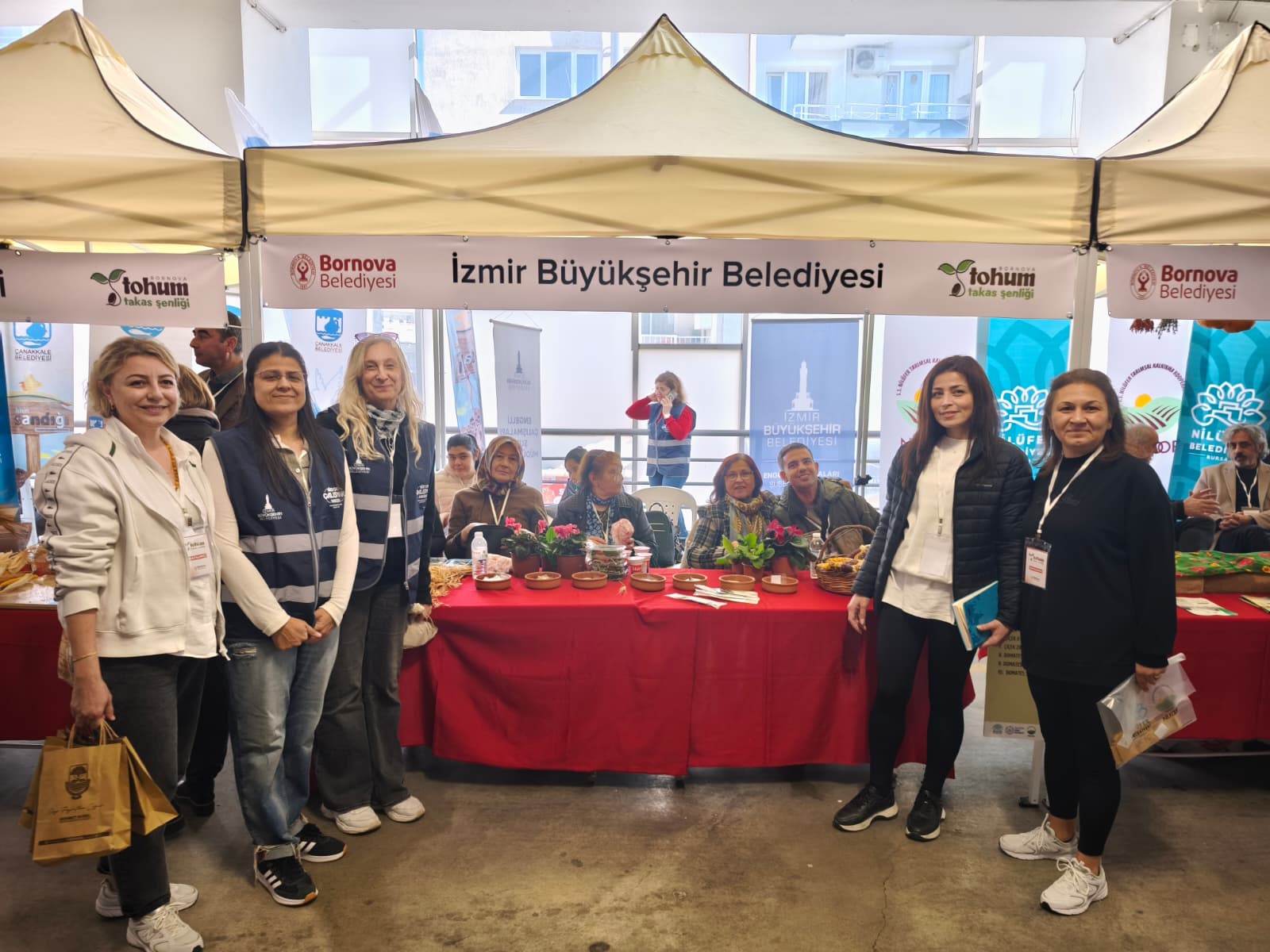 YEREL TOHUMLAR BORNOVA’DA BİNLERCE VATANDAŞLA BULUŞTU