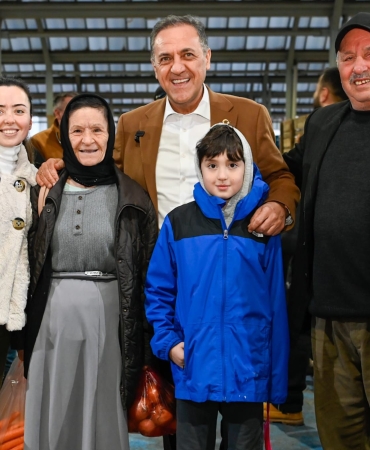 Yalova Valisi Dr. Ahmet Hamdi Usta’dan Kapalı Pazar Yeri Ziyareti