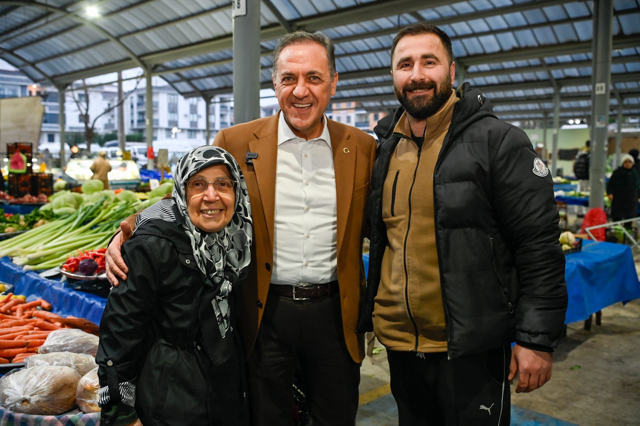 Yalova Valisi Dr. Ahmet Hamdi Usta’dan Kapalı Pazar Yeri Ziyareti