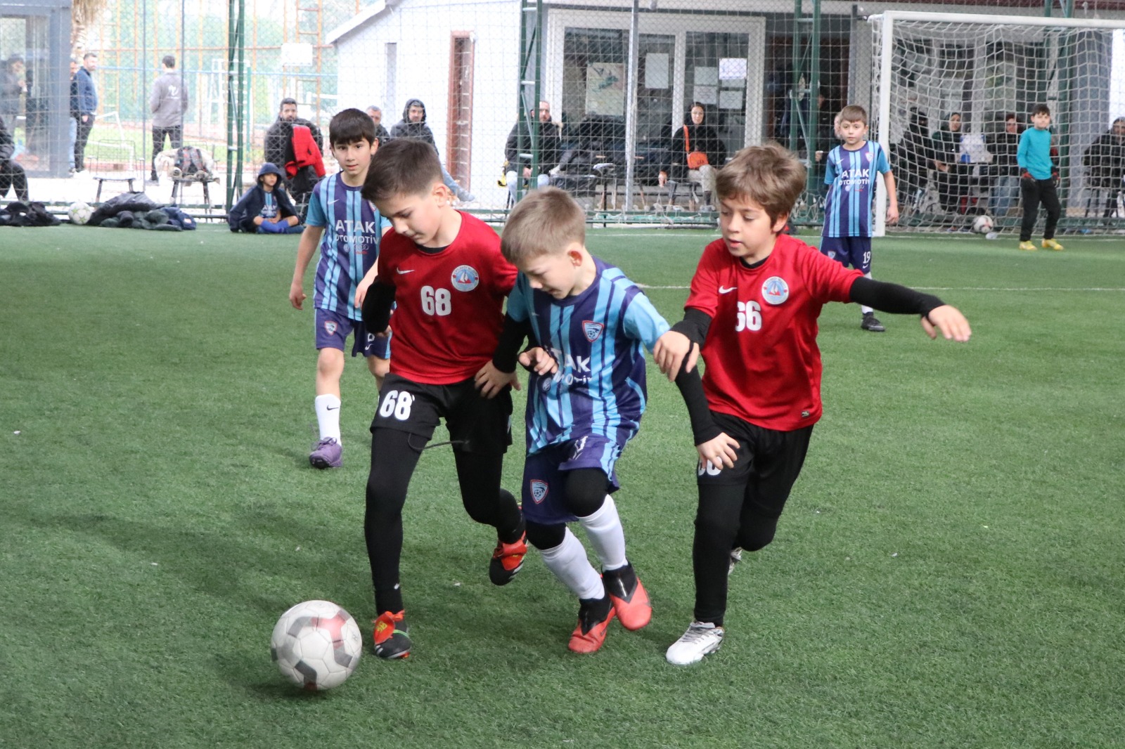 ÇİFTLİKKÖY’DE GELECEĞİN YILDIZLARI BULUŞTU