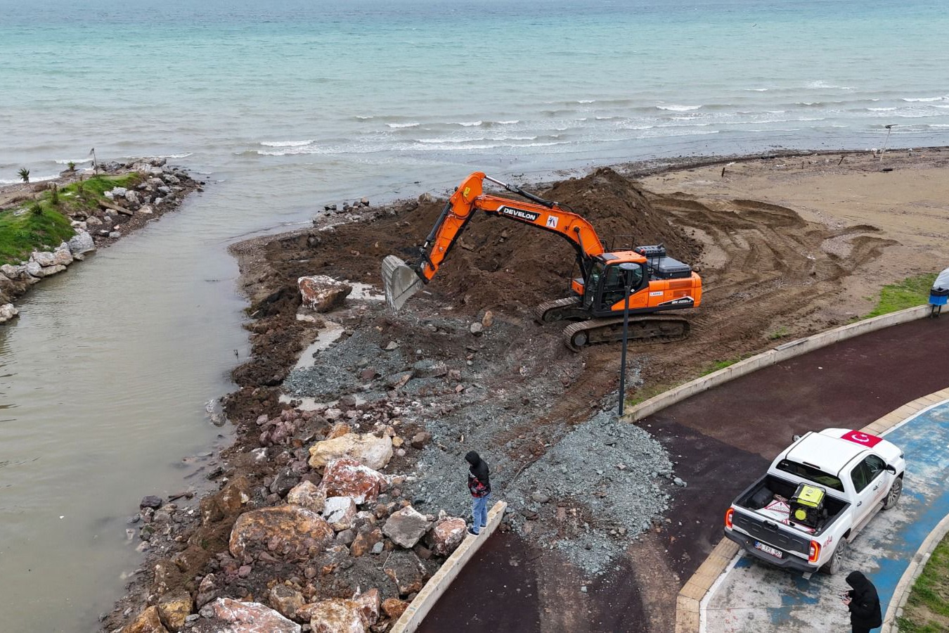 GACIK DEREAĞZINDA GÜÇLENDİRME ÇALIŞMASI BAŞLADI