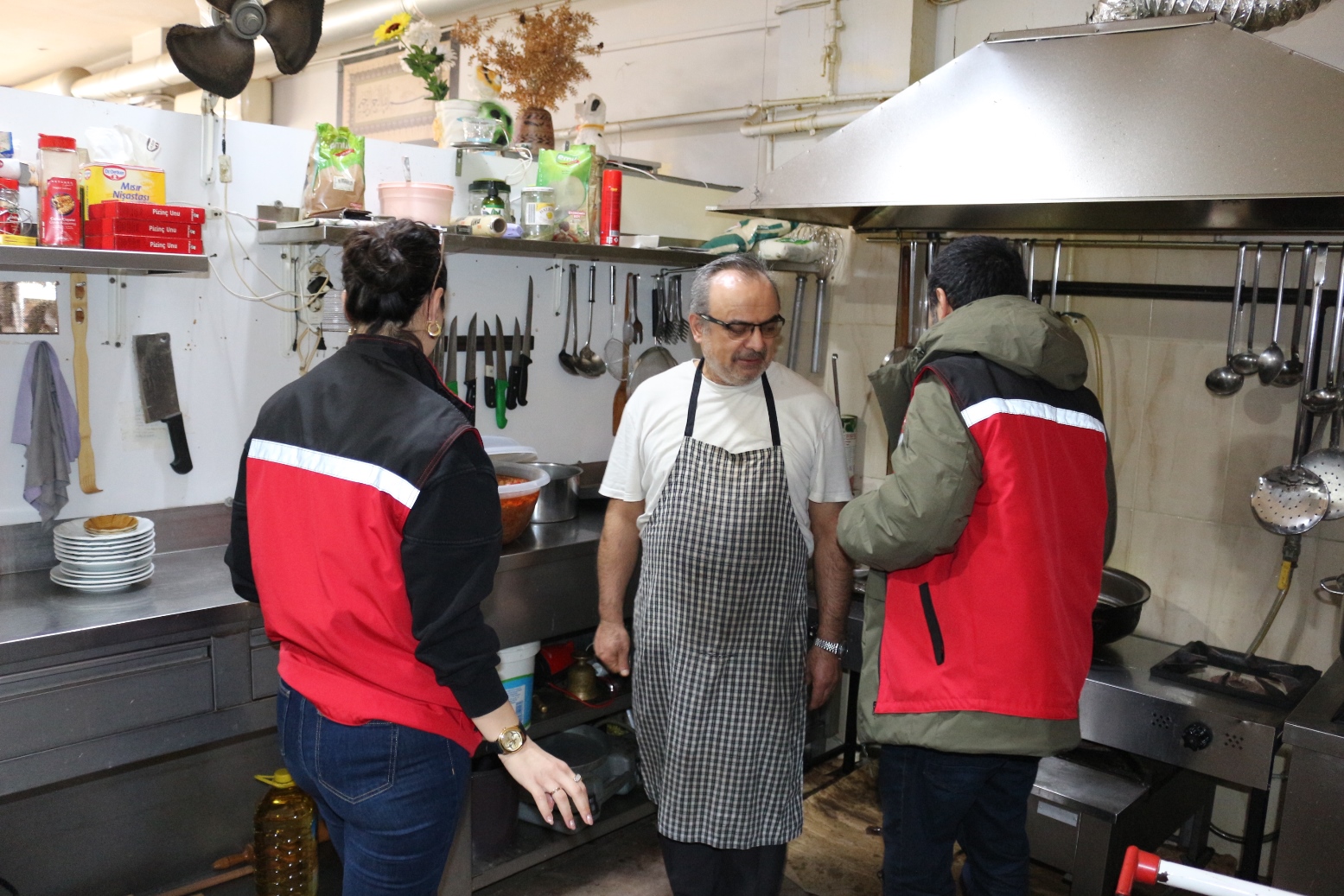 ARMUTLU’DA RAMAZAN ÖNCESİ GIDA DENETİMLERİ GERÇEKLEŞTİRİLDİ
