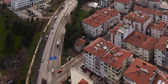 YALOVA’NIN GİRİŞİNDE TRAFİĞİ RAHATLATAN ÇALIŞMA TAMAMLANDI