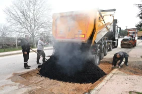 YALOVA BELEDİYESİ’NDEN YOL VE KALDIRIM ÇALIŞMASI