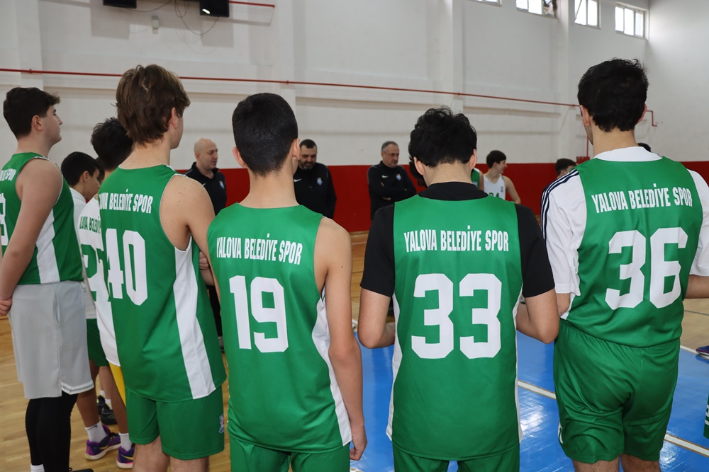 GELECEĞİN BASKETBOLCULARI YALOVA BELEDİYESPOR İLE YETİŞİYOR