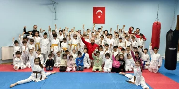 ÇİFTLİKKÖY KARATECİLERİ KUŞAK SINAVI HEYECANI YAŞADI