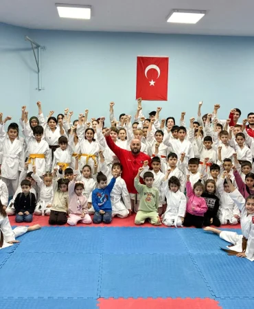 ÇİFTLİKKÖY KARATECİLERİ KUŞAK SINAVI HEYECANI YAŞADI