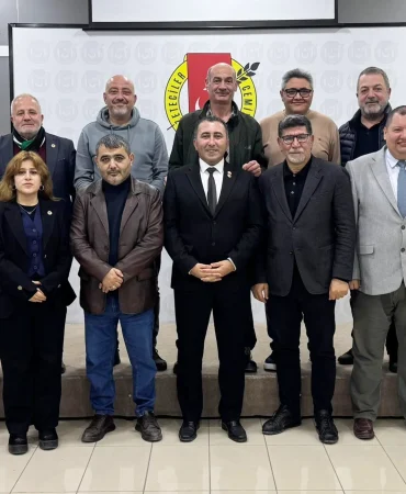 Gemlik Gazeteciler Cemiyeti Büyümeye Devam Ediyor: Yeni Üyelere Törenle Rozet Takıldı