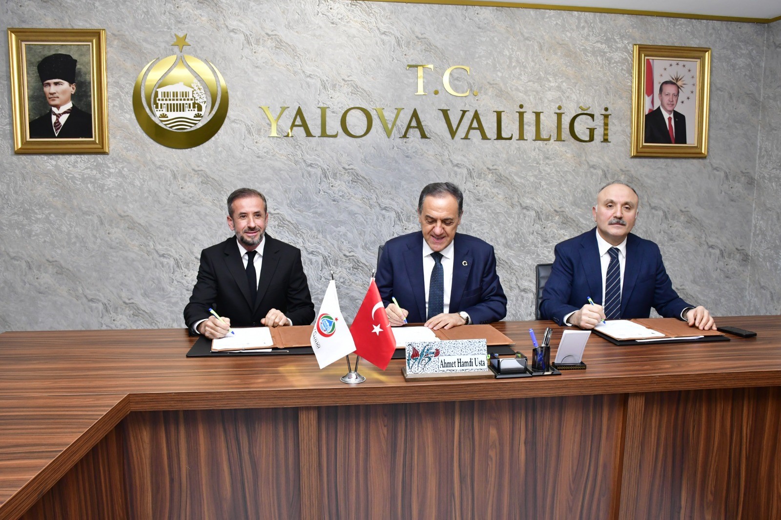 Yalova’da 33 Milyon TL’lik 5 Proje İçin İmzalar Atıldı 8 Yalova’da 33 Milyon TL’lik 5 Proje İçin İmzalar Atıldı