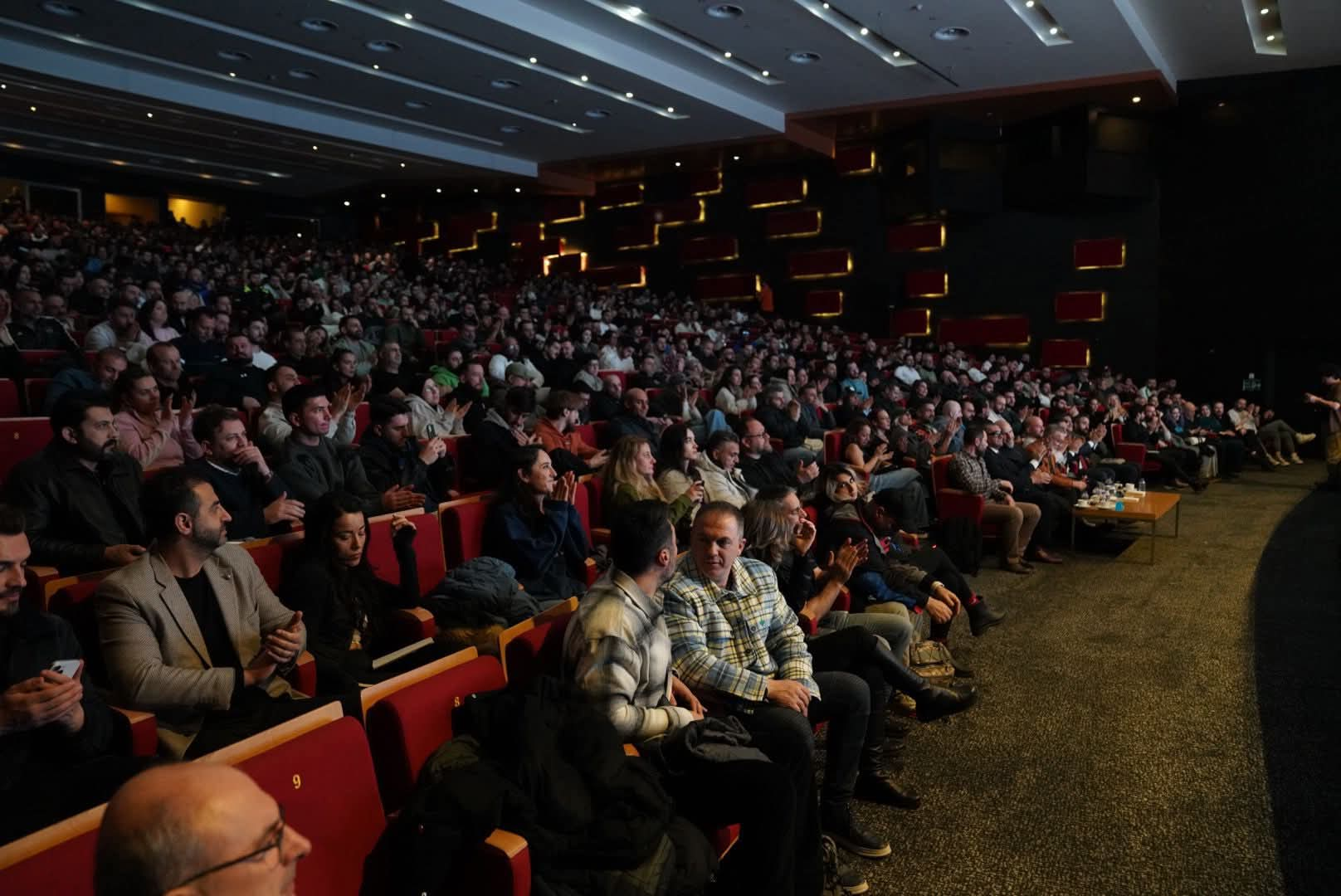 Koray Girgin: “Bu Büyük Katılım, Spor Ailemizin Gücünü Bir Kez Daha Gösterdi” 5 Koray Girgin: “Bu Büyük Katılım, Spor Ailemizin Gücünü Bir Kez Daha Gösterdi”