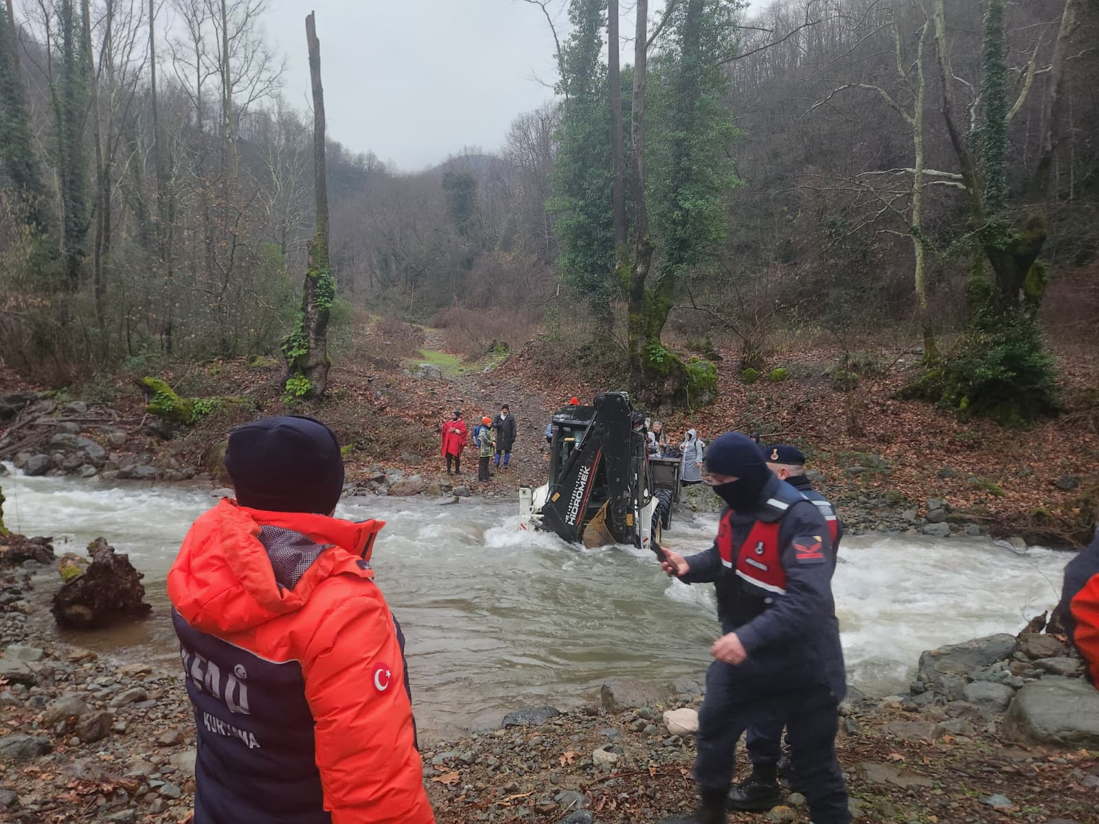 Teşvikiye’de Dere Seviyesi Yükseldi, Trekking Grubu Güvenli Şekilde Tahliye Edildi