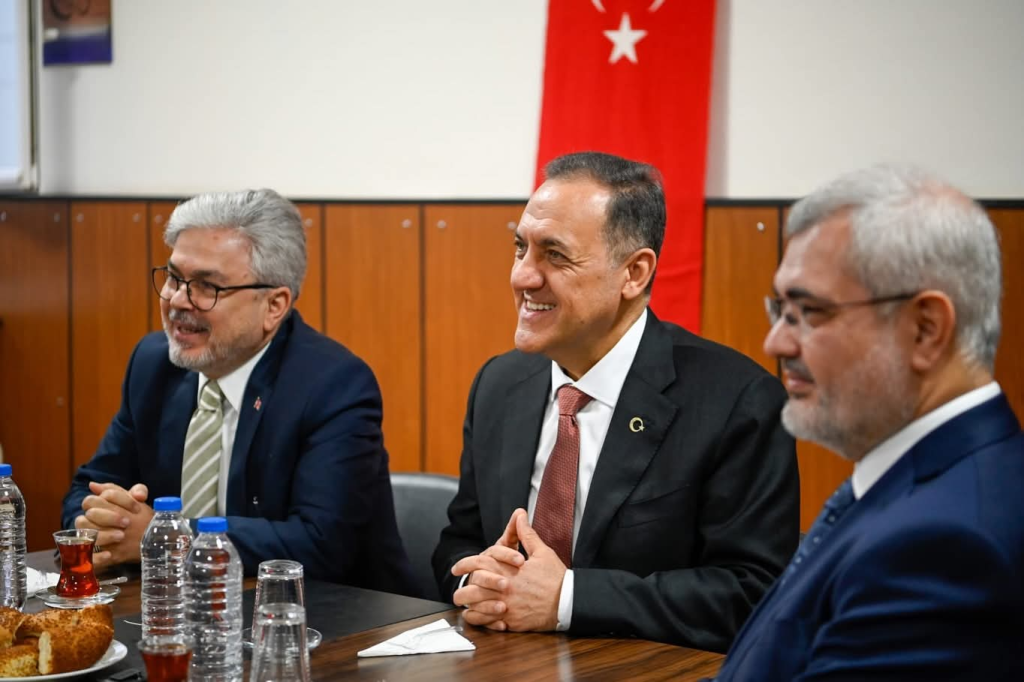 Yalova’da Yeni Eğitim Dönemine Anlamlı Başlangıç: İlk Ders “Bayrak” Temasıyla Yapıldı